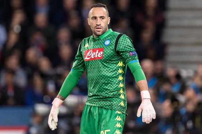 记者：莱万有一种几乎疯狂的求胜欲，他与哈维成了更衣室对手（记者：莱万胜欲近乎疯狂，与哈维在更衣室已成对立面）