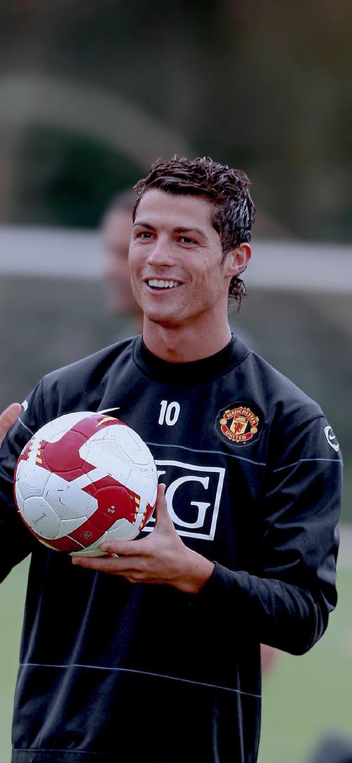 罗体：那不勒斯暂停引进左边锋，搁置了对斯特林和格10的联系（罗体：那不勒斯暂时叫停左边锋引援，已搁置与斯特林、格10的接触）