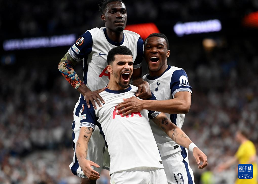 内部人士：皇马的几名资深球员对与埃尔切的平局十分愤怒（知情人士：皇马多位老将对战平埃尔切极度不满）