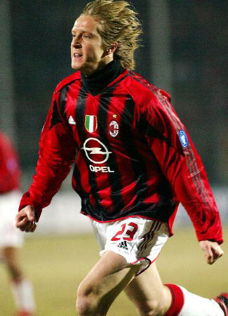 本赛季至今欧洲五大联赛抢断榜：帕利尼亚49次居首（欧洲五大联赛本季抢断榜：帕利尼亚以49次断球领跑）