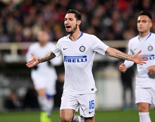 安东内拉偶遇网红街头采访：你是做什么工作的（安东内拉街头巧遇网红采访，被问从事何职）