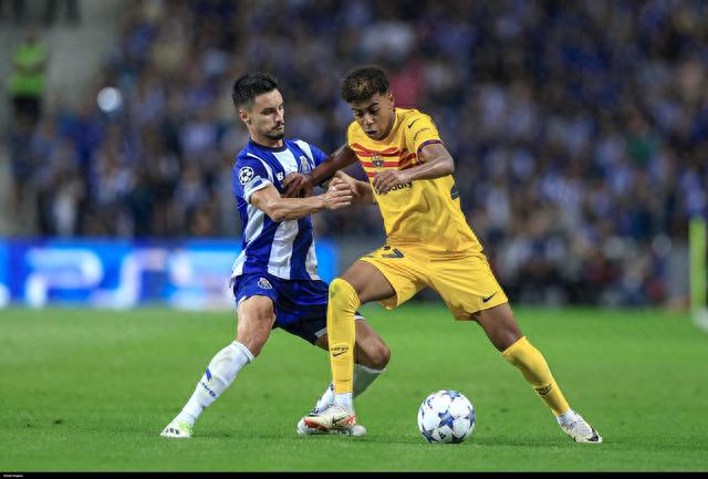 詹姆斯关键助攻锁定胜利（詹姆斯送出制胜助攻奠定胜局）