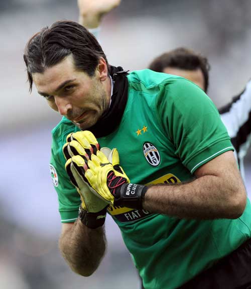 中超第29轮最佳候选：王燊超、钟义浩入选，法比奥在列（中超第29轮最佳候选出炉：王燊超、钟义浩入围，法比奥上榜）