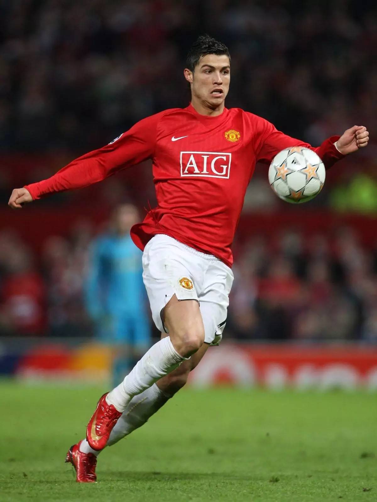 再次入选最佳阵容证明自己，可28岁的国米队长，仍“任重道远”（再度入选最佳阵容自证实力，28岁的国米队长仍任重道远）