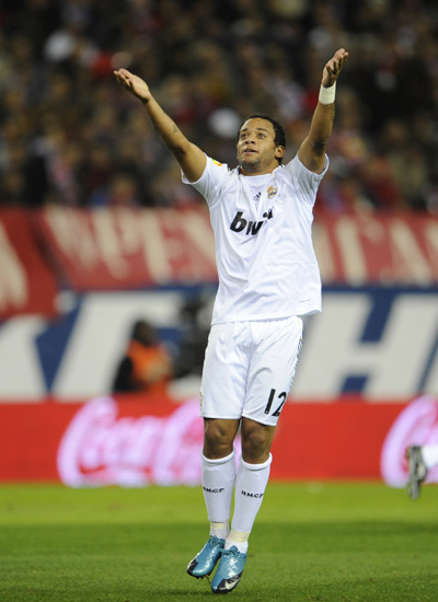 全市场：那不勒斯正寻找安古伊萨替代者，最现实的选择是梅努（全市场：那不勒斯物色安古伊萨替身，梅努被视为最现实人选）