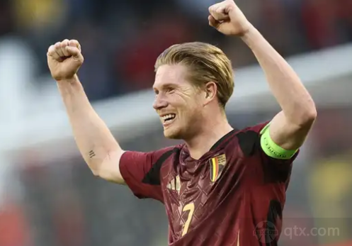 本世纪德甲戴帽数前10：莱万384场16次第1，凯恩76场10次第3（本世纪德甲帽子戏法榜前十：莱万384战16帽居首，凯恩76战10帽第三）