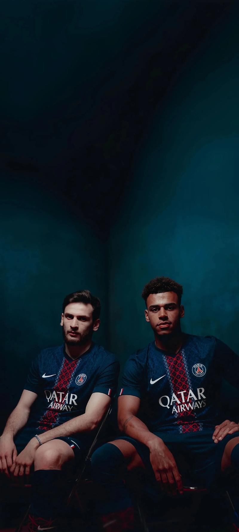 早报：皇马主场翻车，那不勒斯登意甲榜首（晨报：皇马主场失利，那不勒斯领跑意甲）