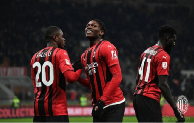 2-0！开场破门+补时补刀 核心+中卫双双伤退 13.1亿豪门17场不败（2-0！开场闪击+补时锁定胜局 核心与中卫双伤退，13.1亿豪门17场不败）