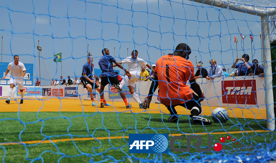 FIFA官方：C罗因直红被禁赛3场，剩余两场被缓期一年执行（FIFA通告：C罗因直红停赛3场，另2场缓期一年执行）